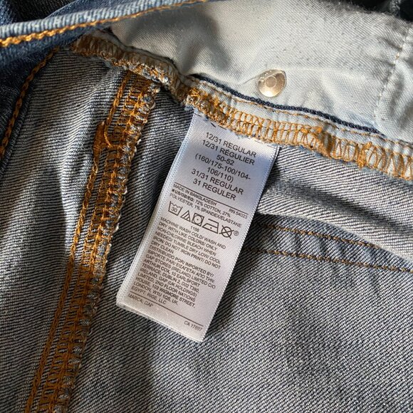 GAP Straight Leg Classic Mid Rise Medium Wash Denim Jeans - Picture 7 of 7